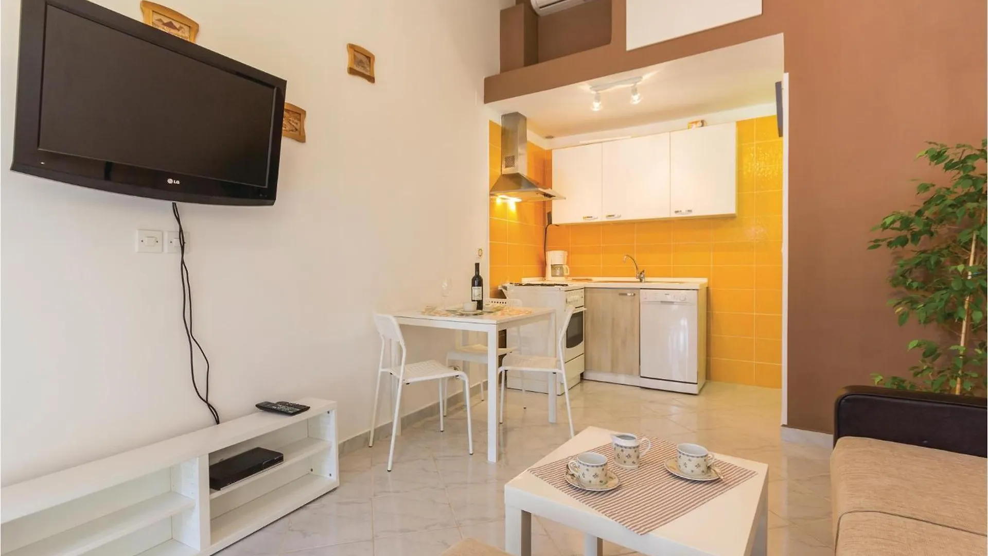 Nice Apartment In Fazana With Wifi